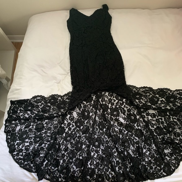 ✨Formal Le Chateau gown✨ - Picture 6 of 10